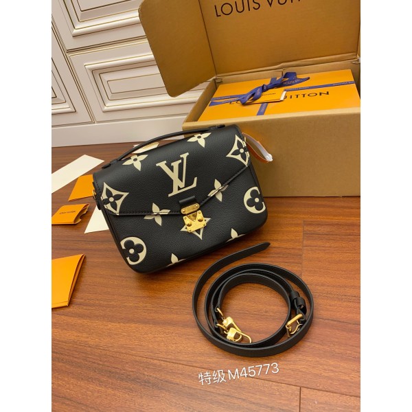 Louis Vuitton  M45773
